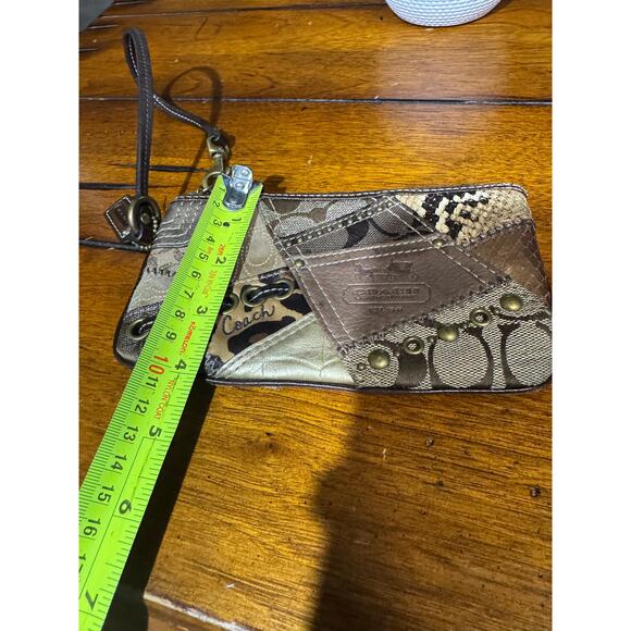 Vintage coach patchwork wristlet excellent condtion - Picture 6 of 7